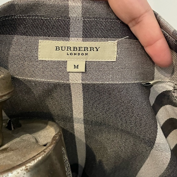LIM ED Burberry Authentic Women Shimmery Gray Long Sleeve Button Down Shirt - Picture 7 of 12
